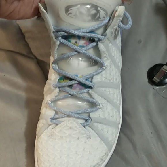 Shoes - Picture 3 of 6